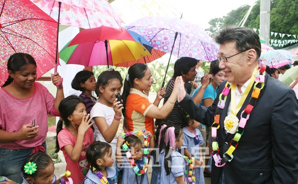 Philippines : Hoa Nở Chốn Đèo Heo - Cái nôi của nền giáo dục