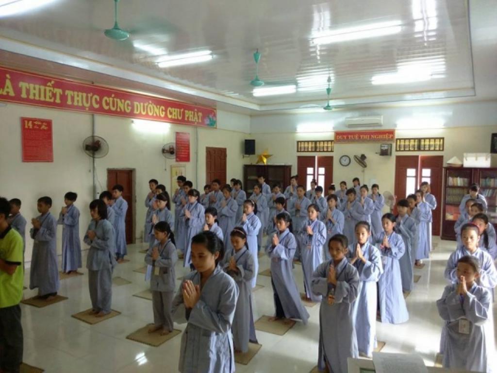 Thái Bình: Gần 100 bạn trẻ về chùa Ứng Linh dự tu một ngày