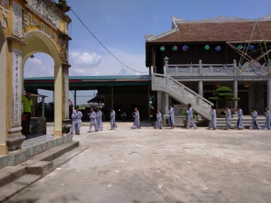 Thái Bình: Gần 100 bạn trẻ về chùa Ứng Linh dự tu một ngày