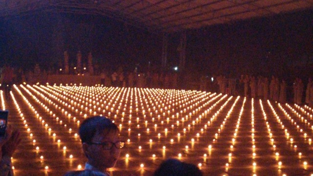 Thái Bình: Đêm hoa đăng đại lễ cầu siêu thai nhi chùa Từ Xuyên
