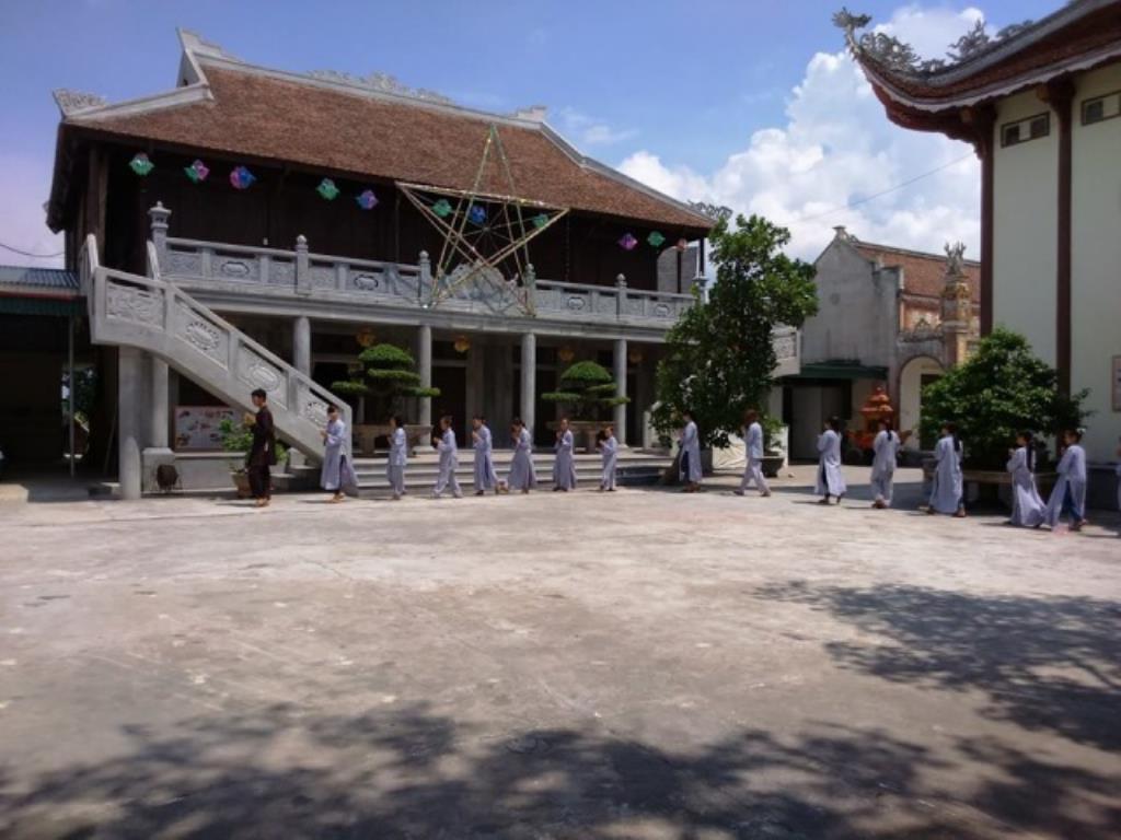 Thái Bình: Gần 100 bạn trẻ về chùa Ứng Linh dự tu một ngày