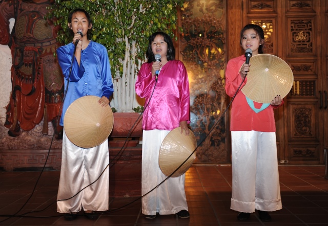 Hoa Kỳ: Vui tết Trung Thu 2014 tại chùa Đức Viên - San Jose