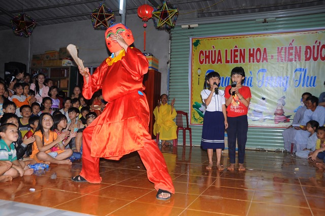 Chùa Liên Hoa - Kiến Đức - Đăk Nông Tổ Chức Trung Thu cho Các Em Thiếu Nhi