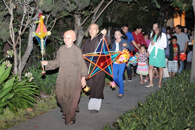 Hoa Kỳ: Vui tết Trung Thu 2014 tại chùa Đức Viên - San Jose