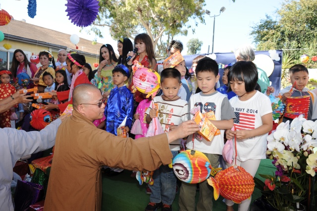 Hoa Kỳ: Vui tết Trung Thu 2014 tại chùa An Tường - Oakland