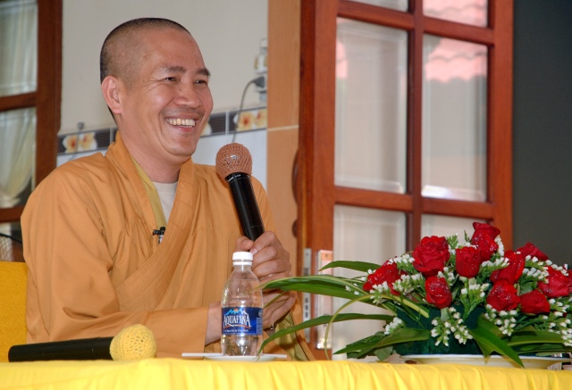 Quỹ từ thiện Đạo Phật Ngày Nay: Giảng pháp và tặng quà cho làng người mù, người tàn tật tại Sóc Trăng, Bạc Liêu