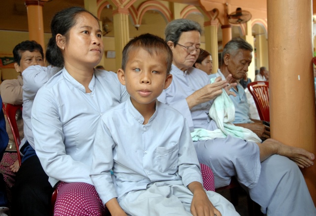 Quỹ từ thiện Đạo Phật Ngày Nay: Giảng pháp và tặng quà cho làng người mù, người tàn tật tại Sóc Trăng, Bạc Liêu