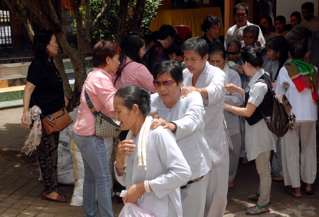 Quỹ từ thiện Đạo Phật Ngày Nay: Giảng pháp và tặng quà cho làng người mù, người tàn tật tại Sóc Trăng, Bạc Liêu