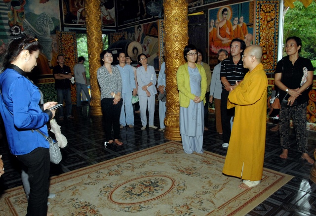 Quỹ từ thiện Đạo Phật Ngày Nay: Giảng pháp và tặng quà cho làng người mù, người tàn tật tại Sóc Trăng, Bạc Liêu