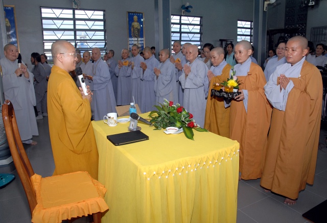 Quỹ từ thiện Đạo Phật Ngày Nay: Giảng pháp và tặng quà cho làng người mù, người tàn tật tại Sóc Trăng, Bạc Liêu