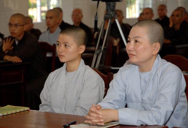 Quỹ từ thiện Đạo Phật Ngày Nay: Giảng pháp và tặng quà cho làng người mù, người tàn tật tại Sóc Trăng, Bạc Liêu