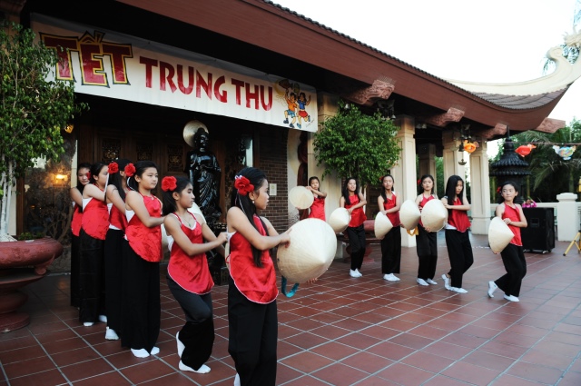 Hoa Kỳ: Vui tết Trung Thu 2014 tại chùa Đức Viên - San Jose