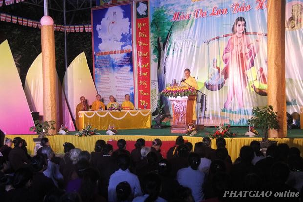Thái Nguyên: Đêm Hội Vu Lan Chùa Thịnh Đán