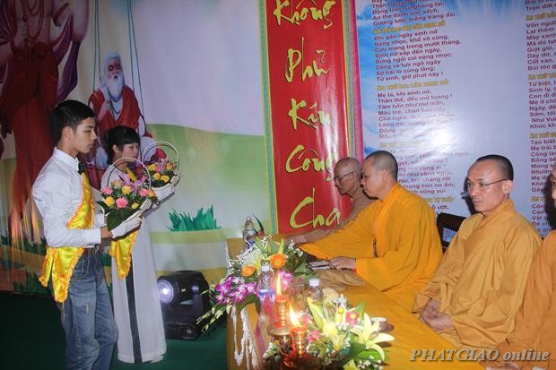 Thái Nguyên: Đêm Hội Vu Lan Chùa Thịnh Đán