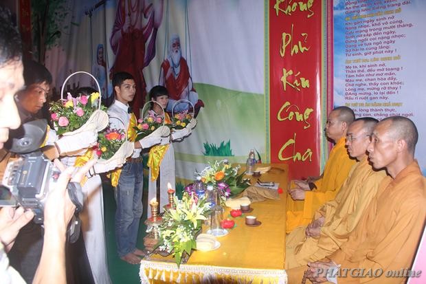 Thái Nguyên: Đêm Hội Vu Lan Chùa Thịnh Đán