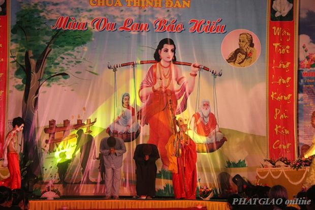 Thái Nguyên: Đêm Hội Vu Lan Chùa Thịnh Đán