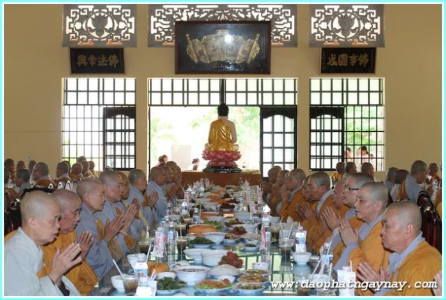 Bình Dương: Phóng Sự Ảnh: &quot;Nét Đẹp Mùa An Cư . PL: 2558&quot;