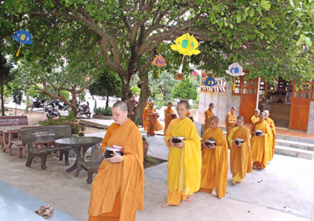 Gia Lai:Tịnh xá Ngọc Túc Khóa Tu Báo Ân và lễ Dâng Y Ca Sa
