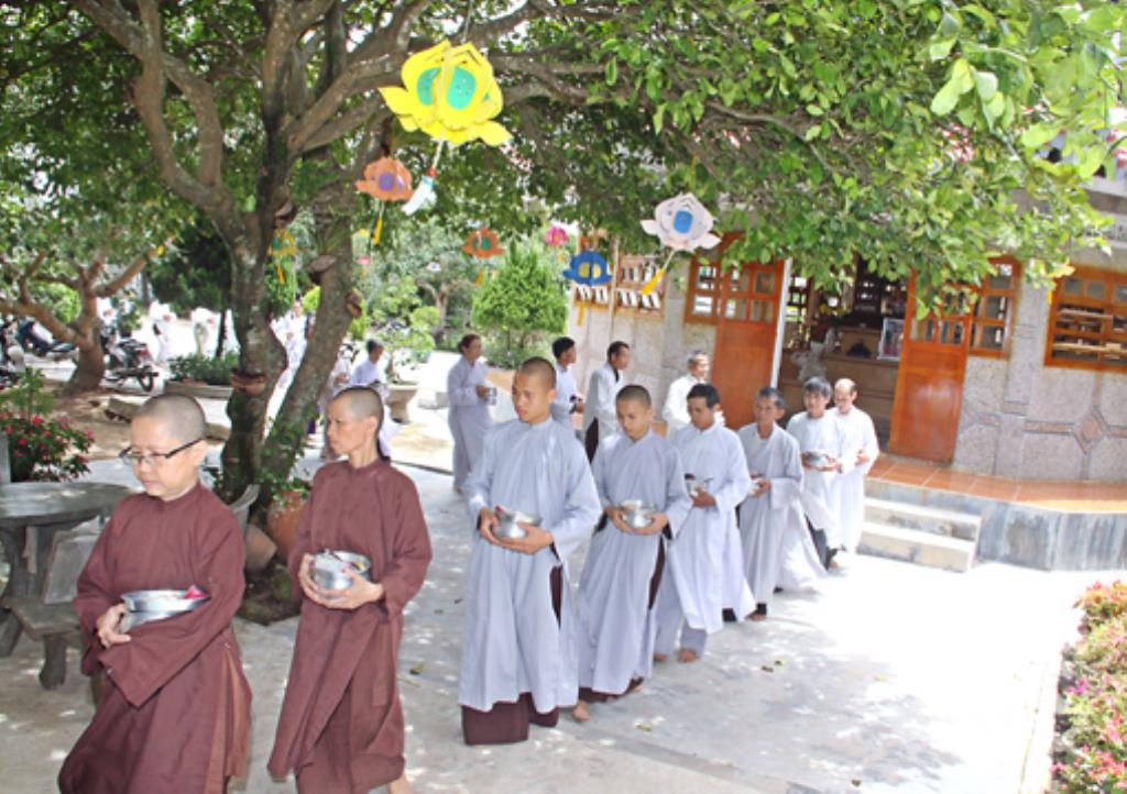 Gia Lai:Tịnh xá Ngọc Túc Khóa Tu Báo Ân và lễ Dâng Y Ca Sa