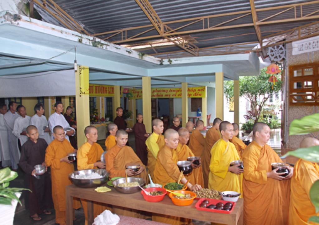 Gia Lai:Tịnh xá Ngọc Túc Khóa Tu Báo Ân và lễ Dâng Y Ca Sa