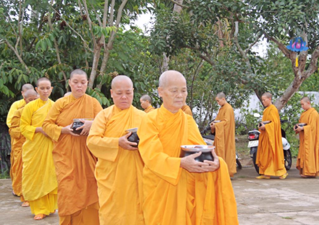 Gia Lai:Tịnh xá Ngọc Túc Khóa Tu Báo Ân và lễ Dâng Y Ca Sa