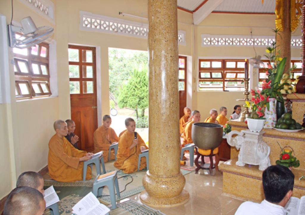 Gia Lai:Tịnh xá Ngọc Túc Khóa Tu Báo Ân và lễ Dâng Y Ca Sa