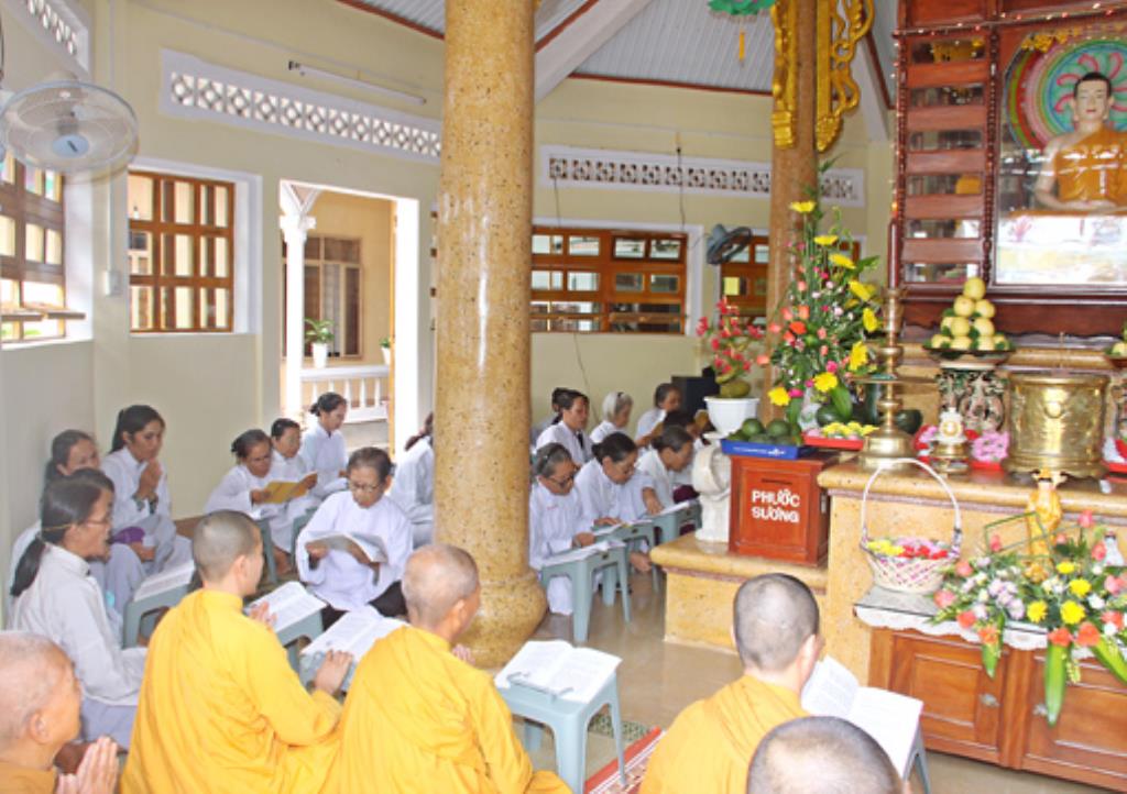Gia Lai:Tịnh xá Ngọc Túc Khóa Tu Báo Ân và lễ Dâng Y Ca Sa
