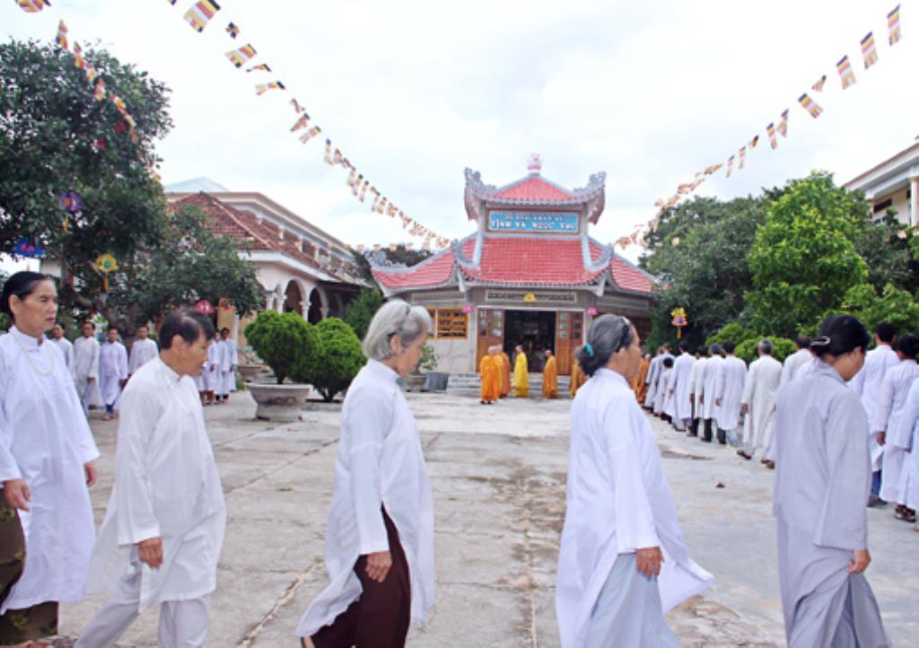 Gia Lai:Tịnh xá Ngọc Túc Khóa Tu Báo Ân và lễ Dâng Y Ca Sa