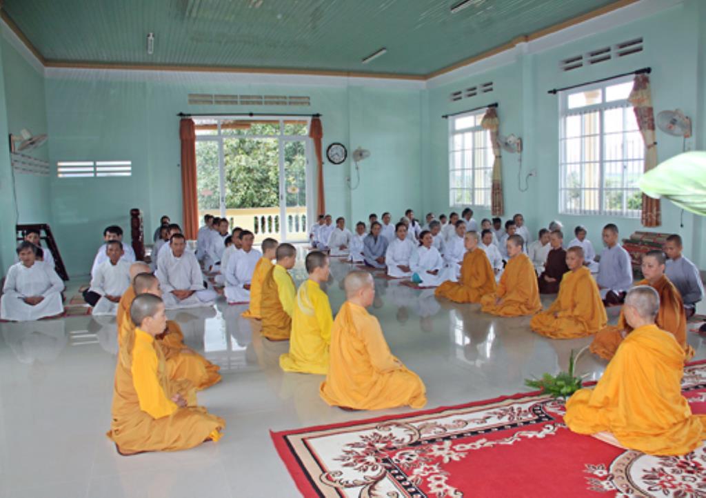 Gia Lai:Tịnh xá Ngọc Túc Khóa Tu Báo Ân và lễ Dâng Y Ca Sa