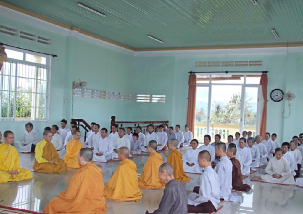 Gia Lai:Tịnh xá Ngọc Túc Khóa Tu Báo Ân và lễ Dâng Y Ca Sa