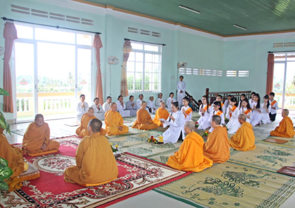 Gia Lai:Tịnh xá Ngọc Túc Khóa Tu Báo Ân và lễ Dâng Y Ca Sa
