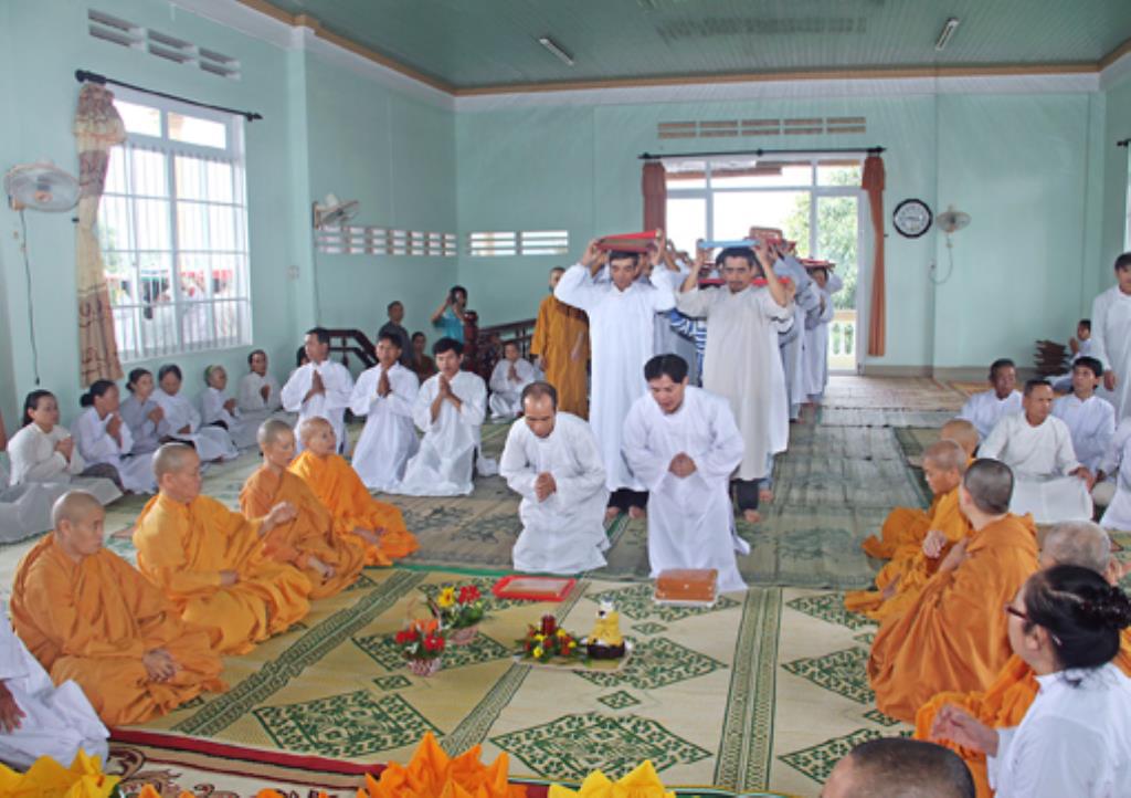 Gia Lai:Tịnh xá Ngọc Túc Khóa Tu Báo Ân và lễ Dâng Y Ca Sa