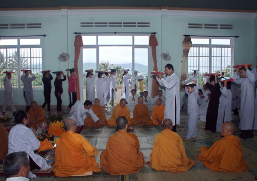 Gia Lai:Tịnh xá Ngọc Túc Khóa Tu Báo Ân và lễ Dâng Y Ca Sa