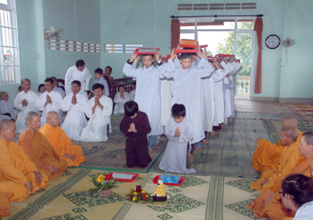 Gia Lai:Tịnh xá Ngọc Túc Khóa Tu Báo Ân và lễ Dâng Y Ca Sa