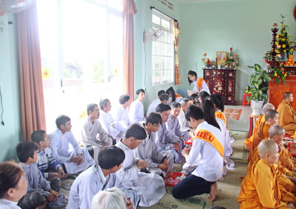 Gia Lai:Tịnh xá Ngọc Túc Khóa Tu Báo Ân và lễ Dâng Y Ca Sa