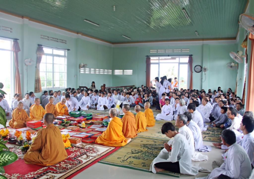 Gia Lai:Tịnh xá Ngọc Túc Khóa Tu Báo Ân và lễ Dâng Y Ca Sa