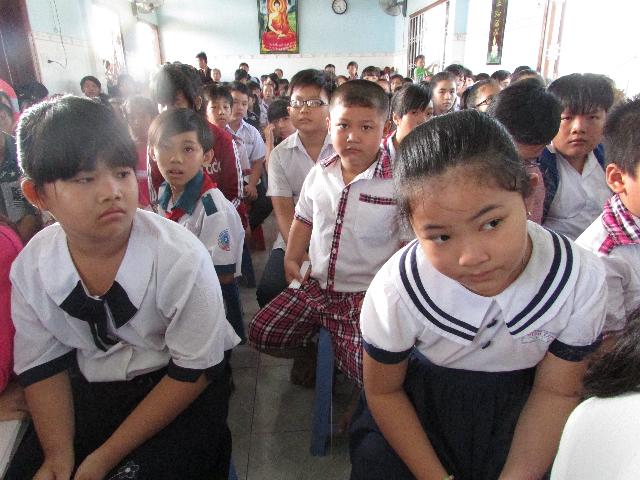 Xúc động buổi lễ tuyên dương học sinh giỏi năm học 2013- 2014 của  Thiền Viện Thiên Phước