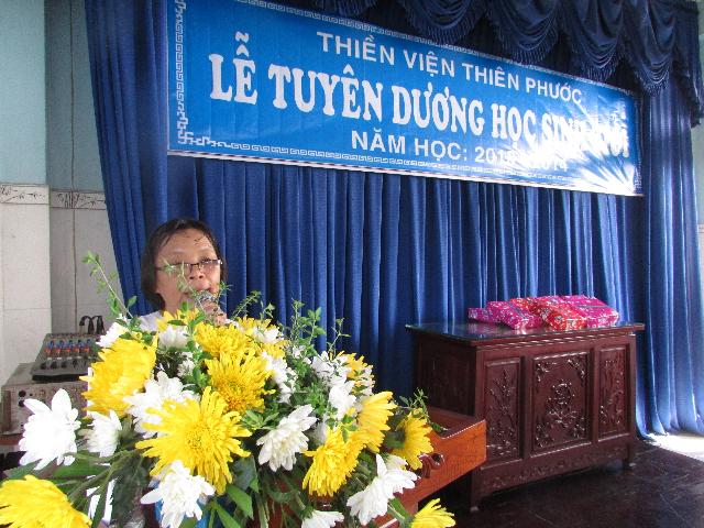 Xúc động buổi lễ tuyên dương học sinh giỏi năm học 2013- 2014 của  Thiền Viện Thiên Phước