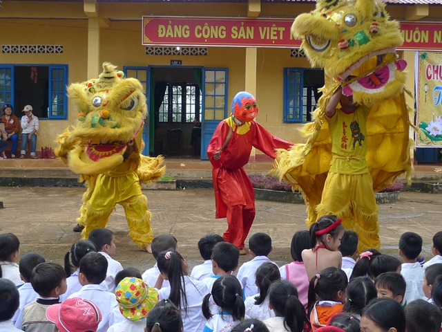 Chùa Liên Hoa - Kiến Đức - Đăk Nông Tổ Chức Trung Thu cho Các Em Thiếu Nhi