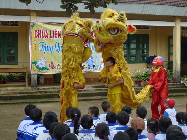 Chùa Liên Hoa - Kiến Đức - Đăk Nông Tổ Chức Trung Thu cho Các Em Thiếu Nhi
