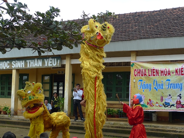 Chùa Liên Hoa - Kiến Đức - Đăk Nông Tổ Chức Trung Thu cho Các Em Thiếu Nhi