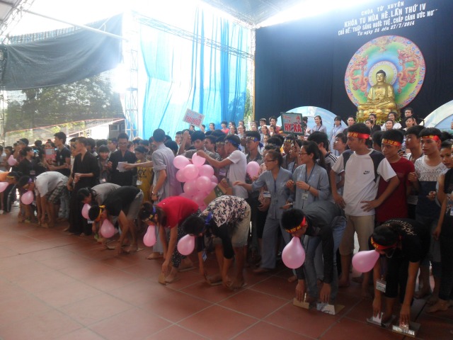 Thái Bình: Chùa Từ Xuyên tổ chức khóa tu mùa hè lần thứ tư năm 2014 LỄ QUY Y TAM BẢO (ngày thứ hai)