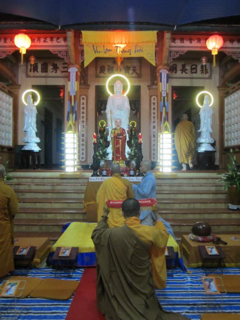 Ấn tượng đêm khai kinh Vu lan tại Tổ đình Thiên Bửu