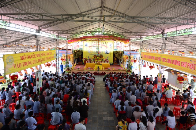 Hà Tĩnh: Hàng ngàn hoa đăng lung linh trong Đại lễ Vu Lan báo hiếu 2014 tại chùa Tượng Sơn
