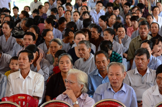 Hà Tĩnh: Hàng ngàn hoa đăng lung linh trong Đại lễ Vu Lan báo hiếu 2014 tại chùa Tượng Sơn