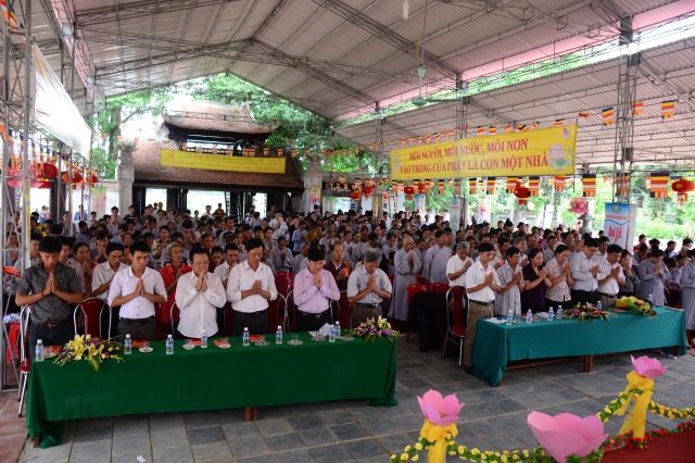 Hà Tĩnh: Hàng ngàn hoa đăng lung linh trong Đại lễ Vu Lan báo hiếu 2014 tại chùa Tượng Sơn