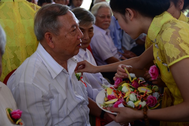 Hà Tĩnh: Hàng ngàn hoa đăng lung linh trong Đại lễ Vu Lan báo hiếu 2014 tại chùa Tượng Sơn