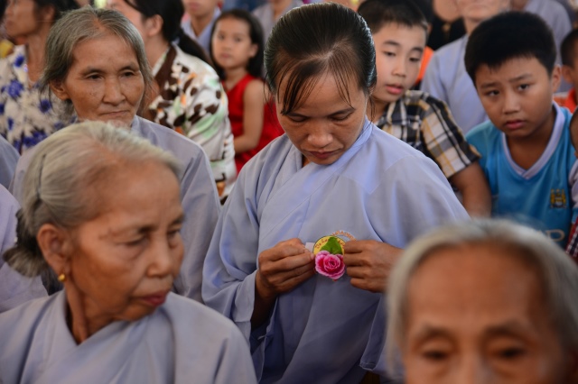 Hà Tĩnh: Hàng ngàn hoa đăng lung linh trong Đại lễ Vu Lan báo hiếu 2014 tại chùa Tượng Sơn