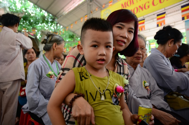 Hà Tĩnh: Hàng ngàn hoa đăng lung linh trong Đại lễ Vu Lan báo hiếu 2014 tại chùa Tượng Sơn