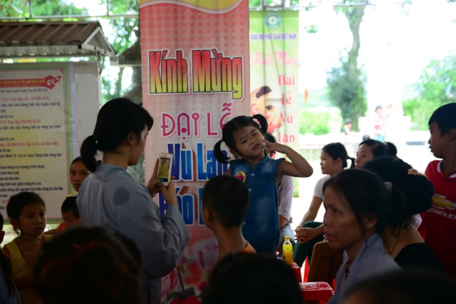 Hà Tĩnh: Hàng ngàn hoa đăng lung linh trong Đại lễ Vu Lan báo hiếu 2014 tại chùa Tượng Sơn
